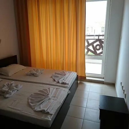 Royal Palm Aparthotel 2*